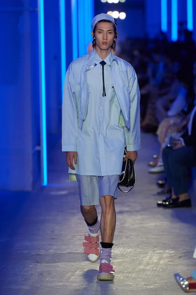 Look 45